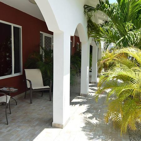 Ladybugs Apartments Palm Beach Ngoại thất bức ảnh