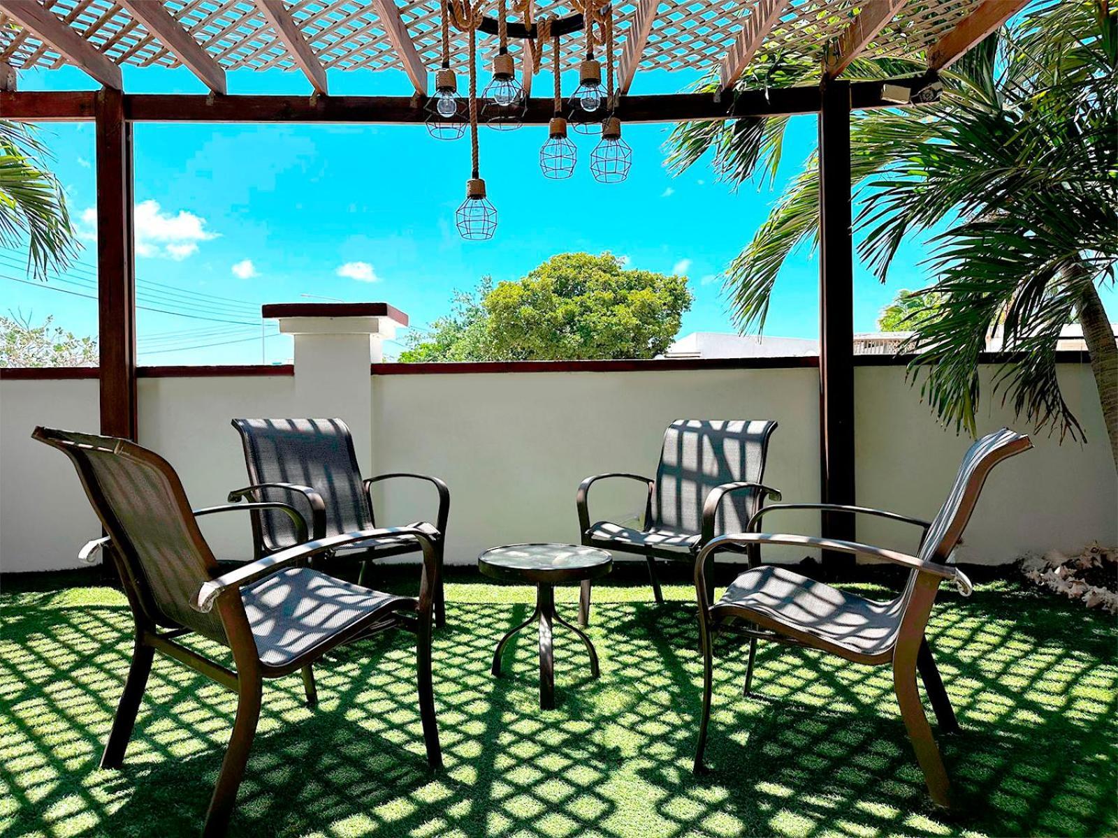 Ladybugs Apartments Palm Beach Ngoại thất bức ảnh