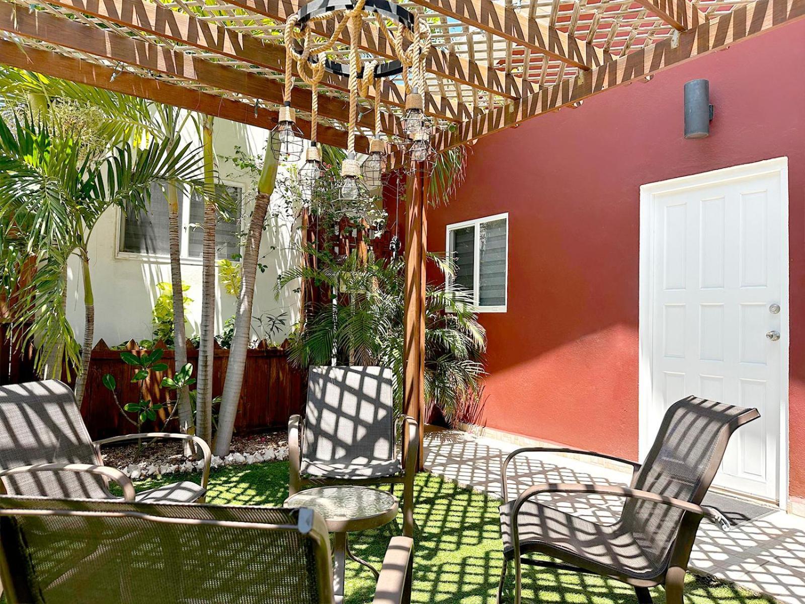 Ladybugs Apartments Palm Beach Ngoại thất bức ảnh
