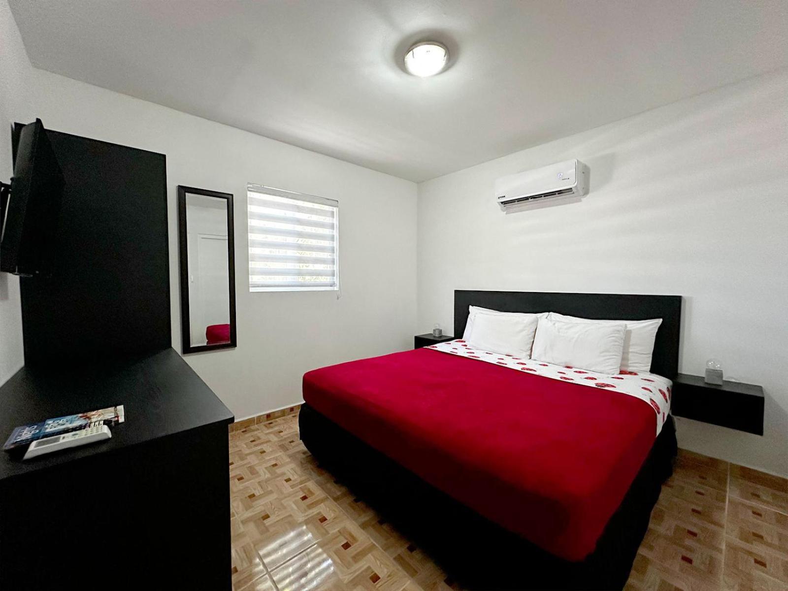 Ladybugs Apartments Palm Beach Ngoại thất bức ảnh