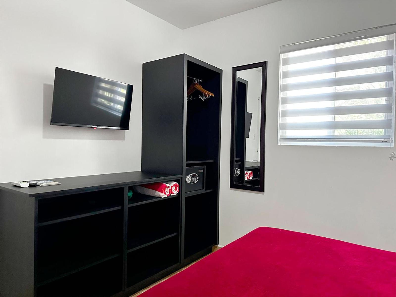Ladybugs Apartments Palm Beach Ngoại thất bức ảnh