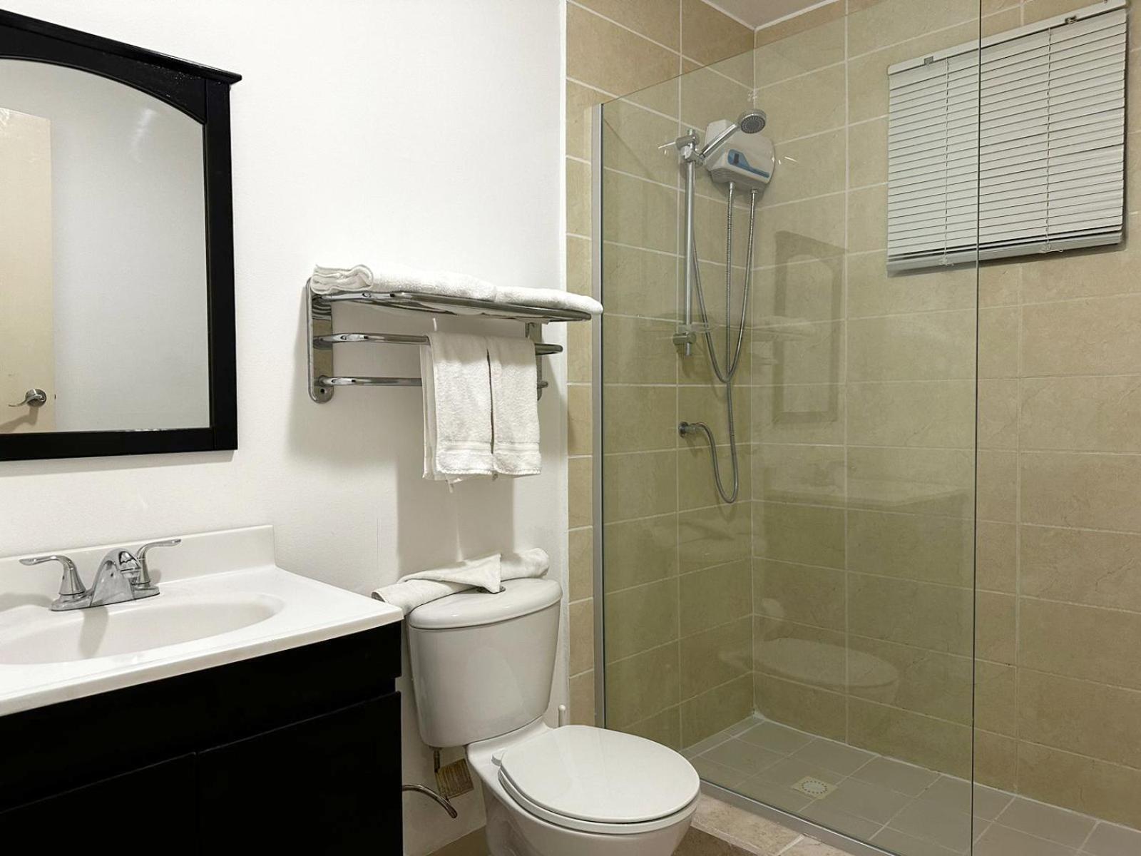 Ladybugs Apartments Palm Beach Ngoại thất bức ảnh