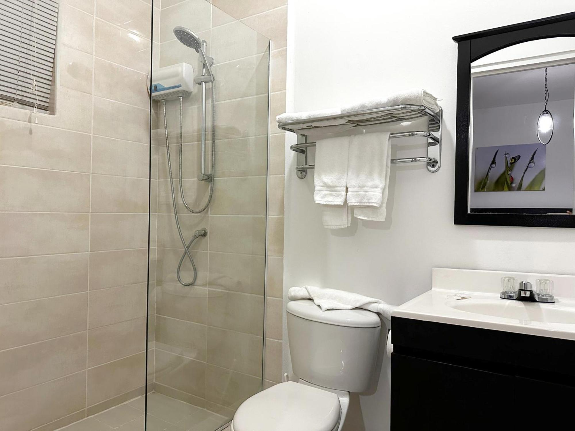 Ladybugs Apartments Palm Beach Ngoại thất bức ảnh